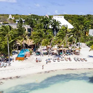 Hotel Nomads Hotel&beachclub