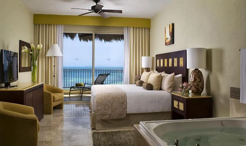 Luxury Getaway Ocean View Hotel Isla Mujeres
