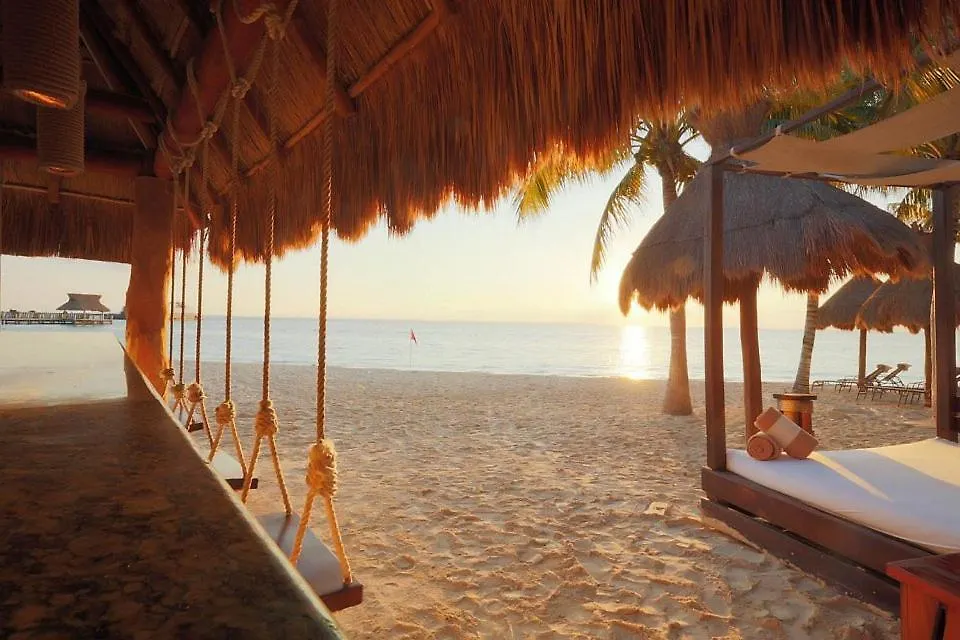 Luxury Getaway Ocean View Hotel Isla Mujeres 5*,